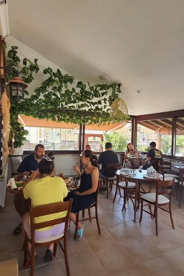Suinn Cunda Ayvalı Konukevi
