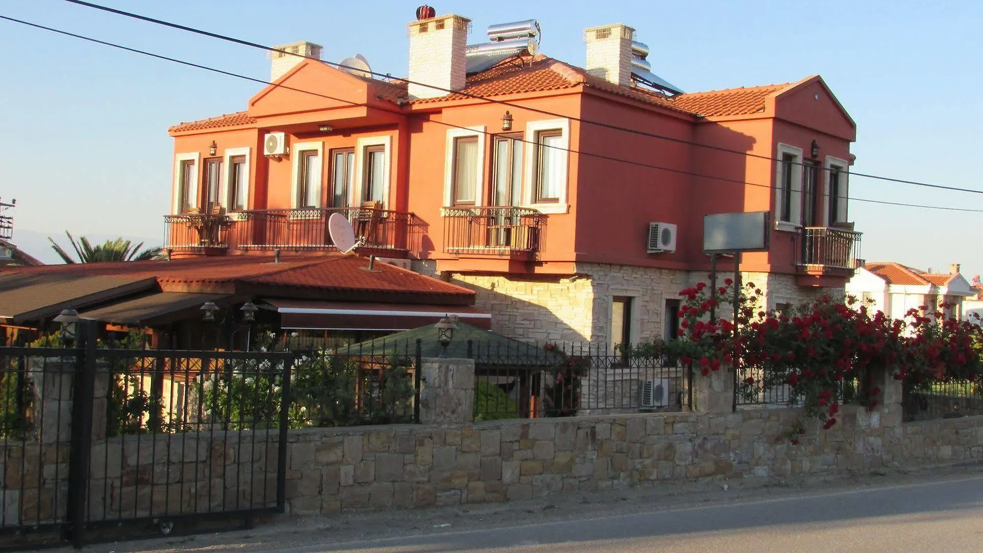 ** Konukevi Suinn Cunda Ayvalı Türkiye